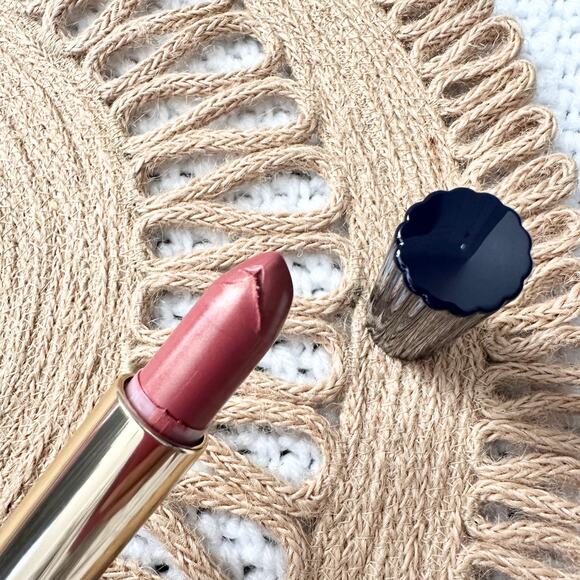 Estée Lauder New True Lipstick Fiery Rose HTF Discontinued Gold Tube - Picture 2 of 3